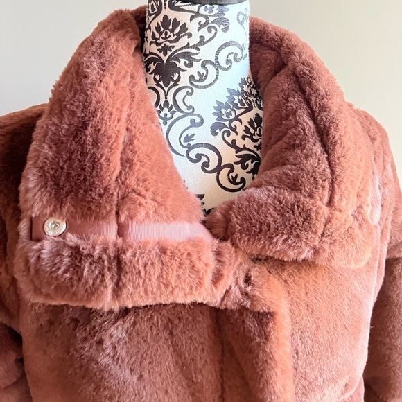 Abercrombie & Finch The A&F Mini Puffer Faux-Fur Jacket Size medium - Picture 4 of 8